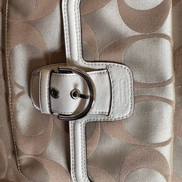 Coach Cream Shoulder Bag - Picture 3 of 16